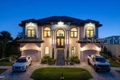 Casa en venta en Flagler Beach, Florida, 3 dormitorios, 336.12 m2 № 1559027 - foto 1