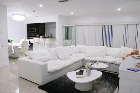 Villa ou maison à vendre à Miramar, Floride: 3 chambres № 1963943 - photo 5