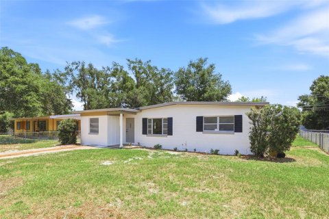 House in Mount Dora, Florida 4 bedrooms, 134.15 sq.m. № 2203646 - photo 29