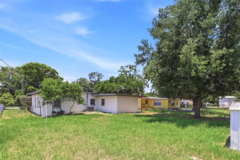 House in Mount Dora, Florida 4 bedrooms, 134.15 sq.m. № 2203646 - photo 28