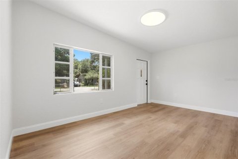 House in Mount Dora, Florida 4 bedrooms, 134.15 sq.m. № 2203646 - photo 6
