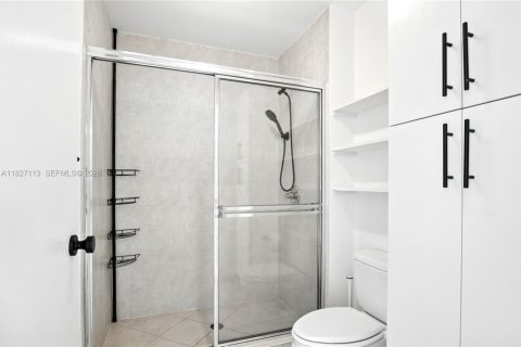 Condo in Miami, Florida, 3 bedrooms № 2079453 - photo 19