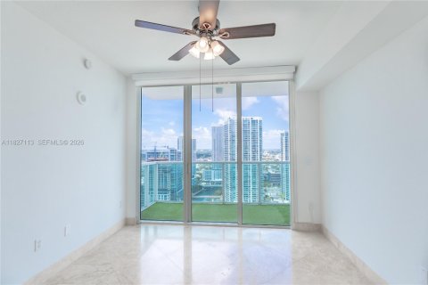 Condo in Miami, Florida, 3 bedrooms № 2079453 - photo 15