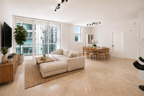 Condo in Miami, Florida, 3 bedrooms № 2079453 - photo 4