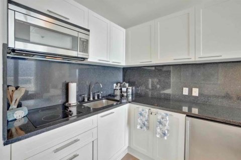 Condo in Fort Lauderdale, Florida, 1 bedroom  № 2188860 - photo 6