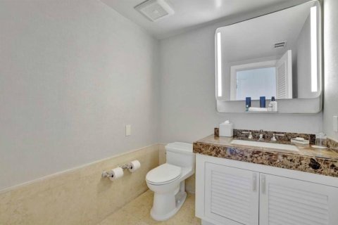 Condo in Fort Lauderdale, Florida, 1 bedroom  № 2188860 - photo 8
