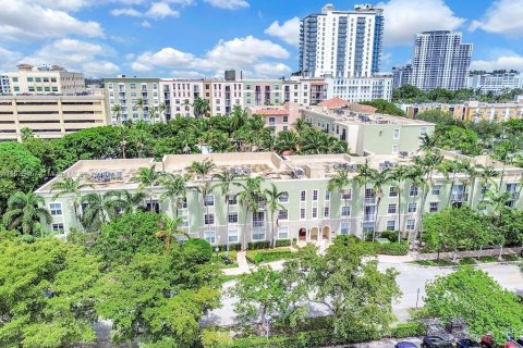 Condominio en venta en Hollywood, Florida, 1 dormitorio, 68.38 m2 № 1860057 - foto 3