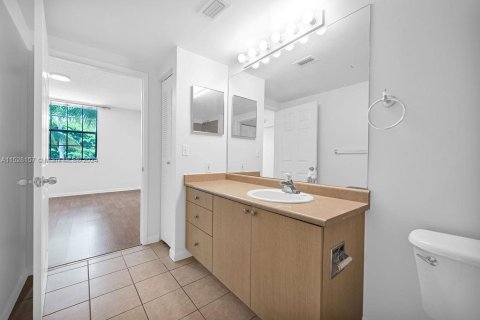 Condominio en venta en Hollywood, Florida, 1 dormitorio, 68.38 m2 № 1860057 - foto 21