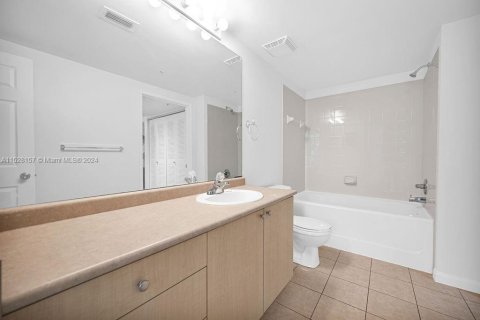 Condominio en venta en Hollywood, Florida, 1 dormitorio, 68.38 m2 № 1860057 - foto 20