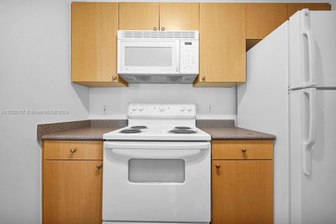 Condominio en venta en Hollywood, Florida, 1 dormitorio, 68.38 m2 № 1860057 - foto 30