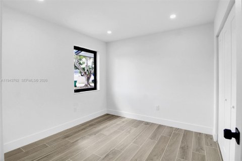 Casa en venta en Miami, Florida, 3 dormitorios, 118.17 m2 № 2000583 - foto 15