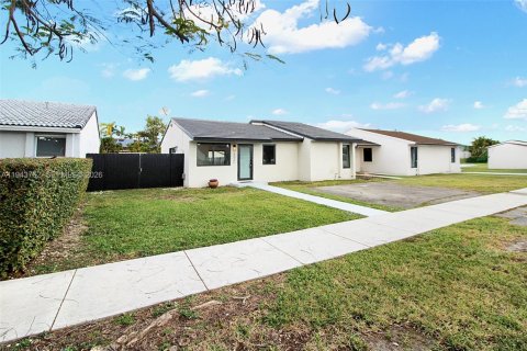 Casa en Miami, Florida 3 dormitorios, 118.17 m2 № 2000583