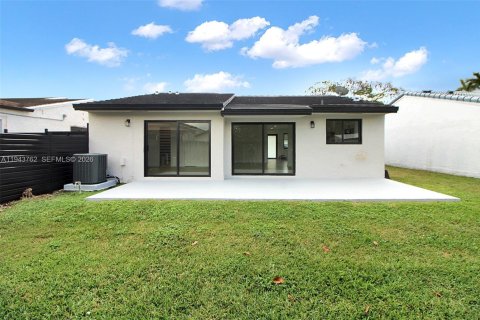 Casa en venta en Miami, Florida, 3 dormitorios, 118.17 m2 № 2000583 - foto 20