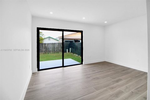 Casa en venta en Miami, Florida, 3 dormitorios, 118.17 m2 № 2000583 - foto 10