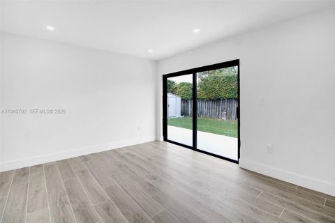 Casa en venta en Miami, Florida, 3 dormitorios, 118.17 m2 № 2000583 - foto 11