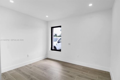 Casa en venta en Miami, Florida, 3 dormitorios, 118.17 m2 № 2000583 - foto 18