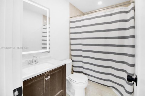 Casa en venta en Miami, Florida, 3 dormitorios, 118.17 m2 № 2000583 - foto 12