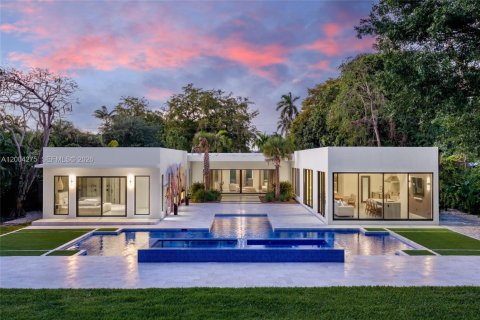 House in Plantation, Florida 5 bedrooms, 536.6 sq.m. № 2069556 - photo 29