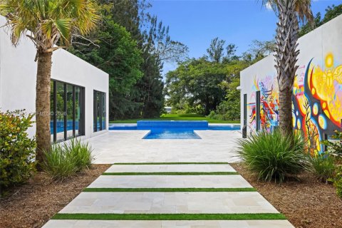 House in Plantation, Florida 5 bedrooms, 536.6 sq.m. № 2069556 - photo 18