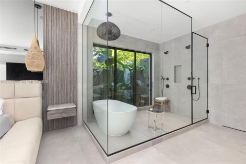 House in Plantation, Florida 5 bedrooms, 536.6 sq.m. № 2069556 - photo 24