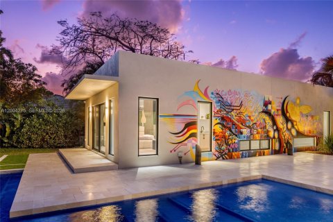 House in Plantation, Florida 5 bedrooms, 536.6 sq.m. № 2069556 - photo 20