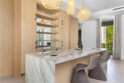 House in Plantation, Florida 5 bedrooms, 536.6 sq.m. № 2069556 - photo 7