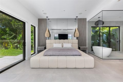 House in Plantation, Florida 5 bedrooms, 536.6 sq.m. № 2069556 - photo 23