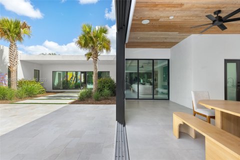 House in Plantation, Florida 5 bedrooms, 536.6 sq.m. № 2069556 - photo 16