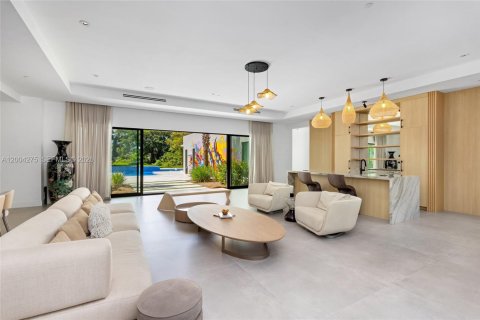 House in Plantation, Florida 5 bedrooms, 536.6 sq.m. № 2069556 - photo 4