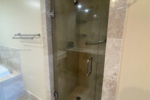 Copropriété à louer à Sunny Isles Beach, Floride: 1 chambre, 80.08 m2 № 1988965 - photo 6