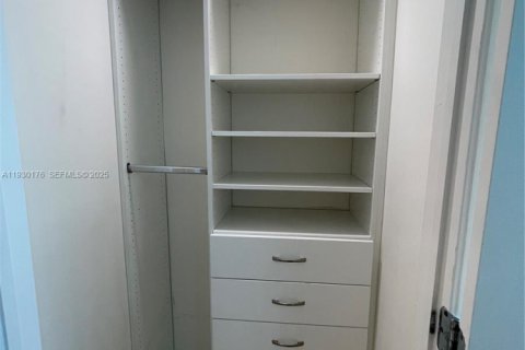 Copropriété à louer à Sunny Isles Beach, Floride: 1 chambre, 80.08 m2 № 1988965 - photo 7