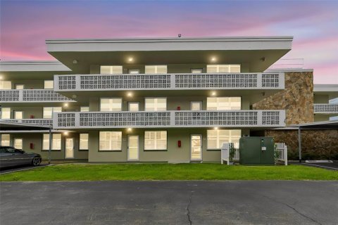 Condo à Saint Petersburg, Floride, 1 chambre  № 2283466