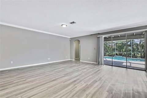 House in Ruskin, Florida 7 bedrooms, 394.83 sq.m. № 1851854 - photo 30