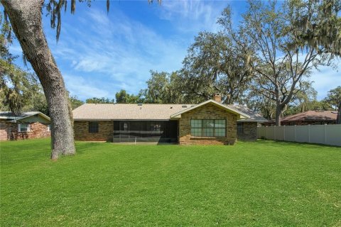 House in Leesburg, Florida 3 bedrooms, 234.67 sq.m. № 1918415 - photo 19
