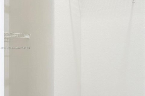 Copropriété à vendre à Miami, Floride: 2 chambres, 87.33 m2 № 1973534 - photo 11