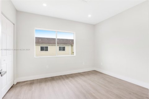 Copropriété à vendre à Miami, Floride: 2 chambres, 87.33 m2 № 1973534 - photo 12