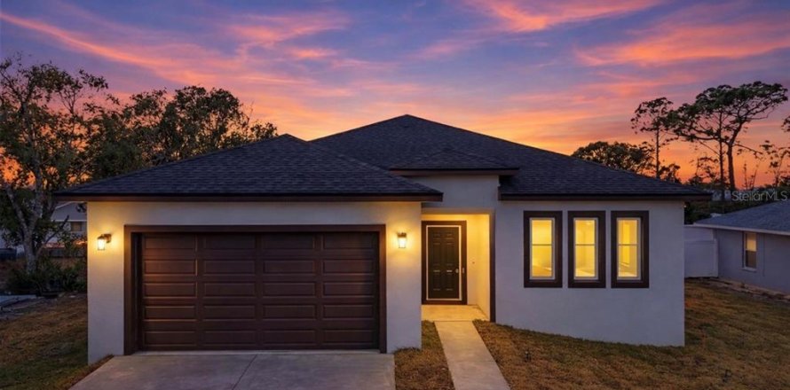 House in Spring Hill, Florida 4 bedrooms, 159.88 sq.m. № 2094095