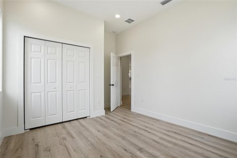 House in Spring Hill, Florida 4 bedrooms, 159.88 sq.m. № 2094095 - photo 25