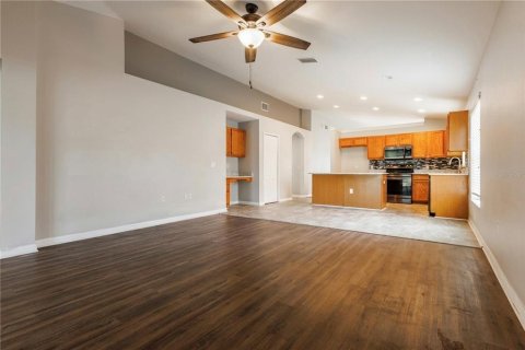 House in Ruskin, Florida 4 bedrooms, 186.73 sq.m. № 2217726 - photo 6