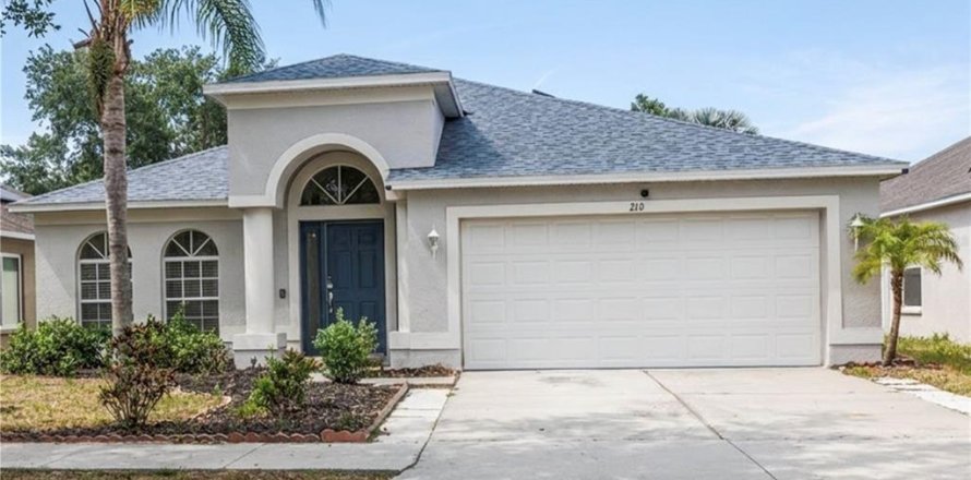 House in Ruskin, Florida 4 bedrooms, 186.73 sq.m. № 2217726