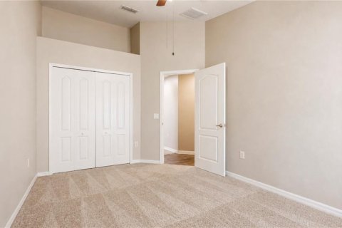 House in Ruskin, Florida 4 bedrooms, 186.73 sq.m. № 2217726 - photo 15