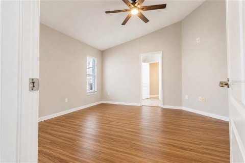 House in Ruskin, Florida 4 bedrooms, 186.73 sq.m. № 2217726 - photo 10