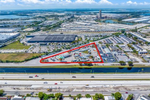 Commercial property in Medley, Florida № 2020952 - photo 22