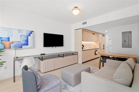 Condo in Miami, Florida, 2 bedrooms  № 1994214