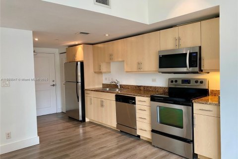 Condo in Miami, Florida, 2 bedrooms  № 1887370 - photo 8
