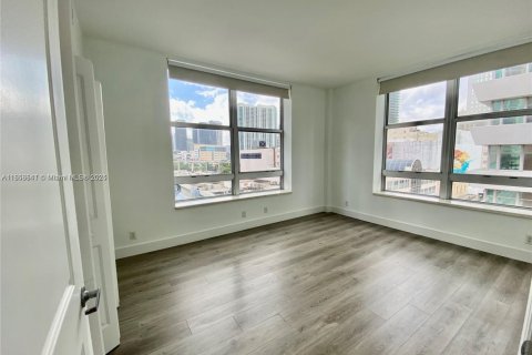 Condo in Miami, Florida, 2 bedrooms  № 1887370 - photo 10