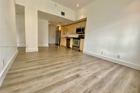 Condo in Miami, Florida, 2 bedrooms  № 1887370 - photo 7