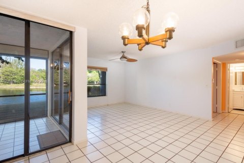 Купить кондоминиум в Коконат Крик, Флорида 2 спальни, 90.86м2, № 2024262 - фото 9