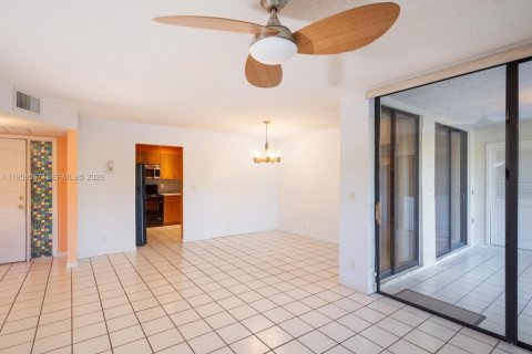 Купить кондоминиум в Коконат Крик, Флорида 2 спальни, 90.86м2, № 2024262 - фото 8