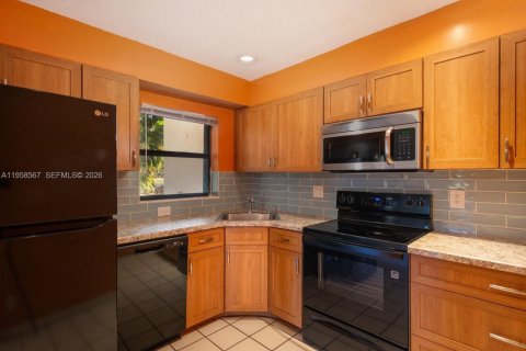 Купить кондоминиум в Коконат Крик, Флорида 2 спальни, 90.86м2, № 2024262 - фото 2